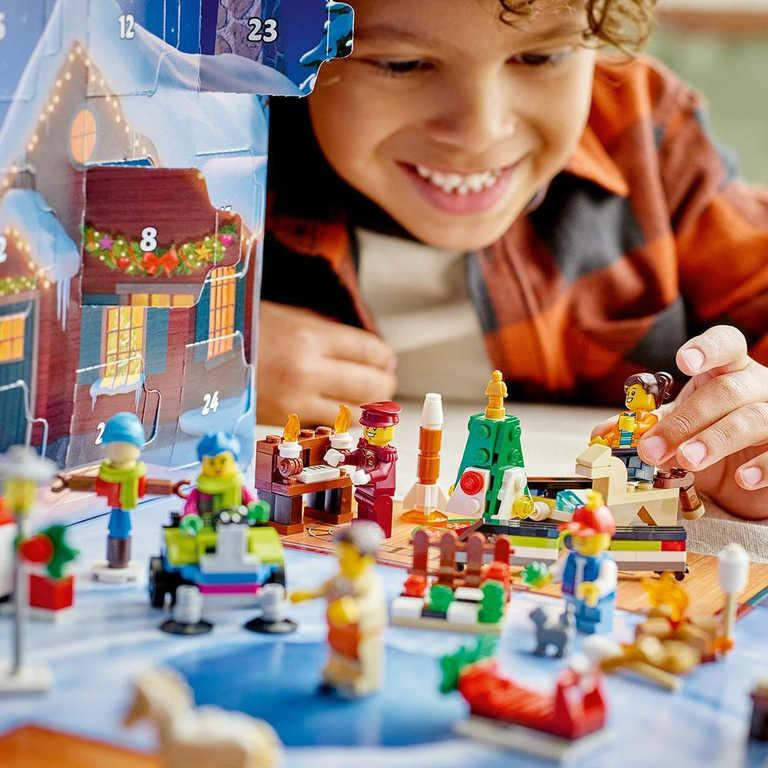 LEGO CITY Adventní kalendář rozkládací s herní plochou 60352