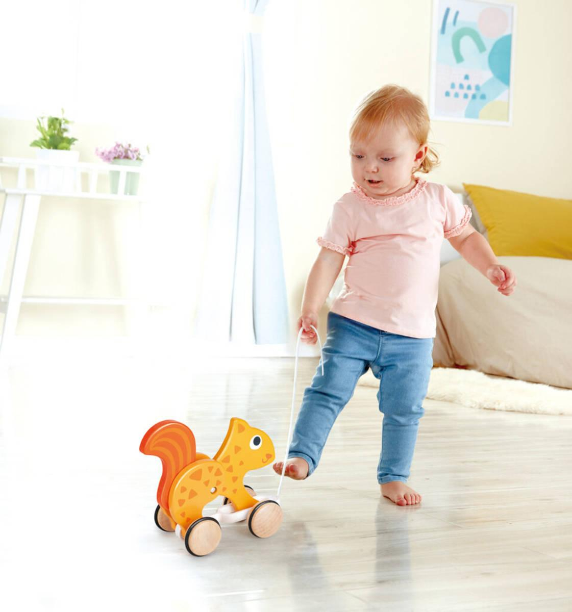 ds18627154_hape_drevo_veverka_baby_tahaci_na_koleckach_drevene_hracky_3