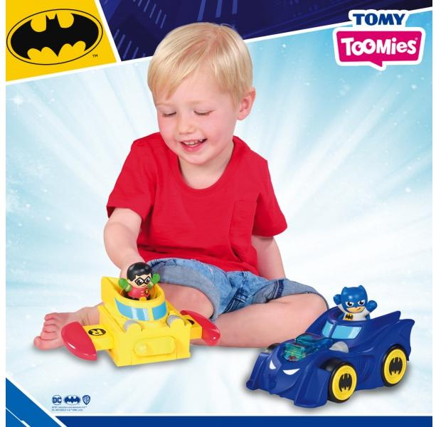 ds31607868_toomies_batmanuv_batmobil_3v1_5