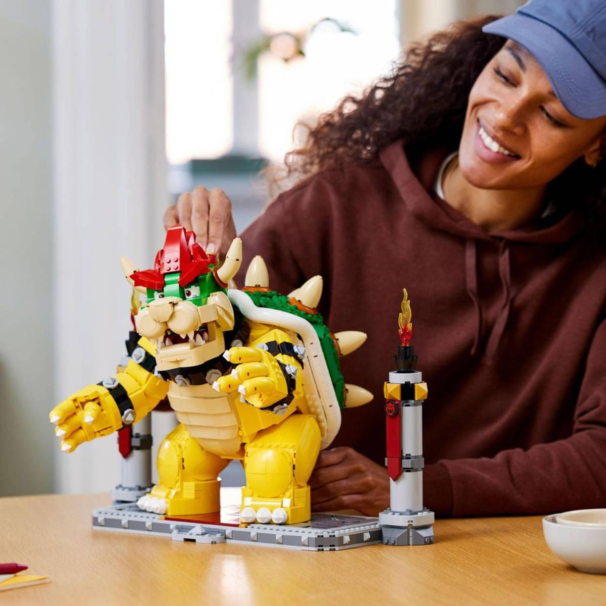 ds45630101_lego_super_mario_vsemocny_bowser_pro_dospele_71411_stavebnice_6