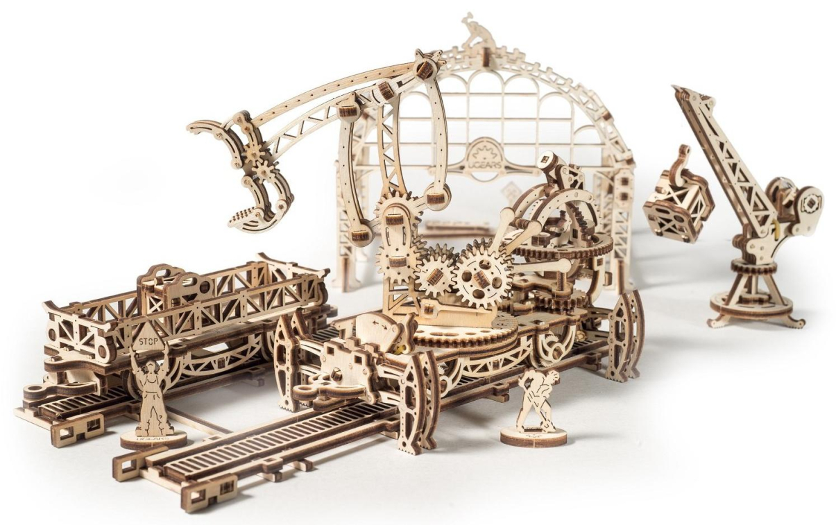 Ugears 3D dřevěné mechanické puzzle Mechanical Town železniční překladiště